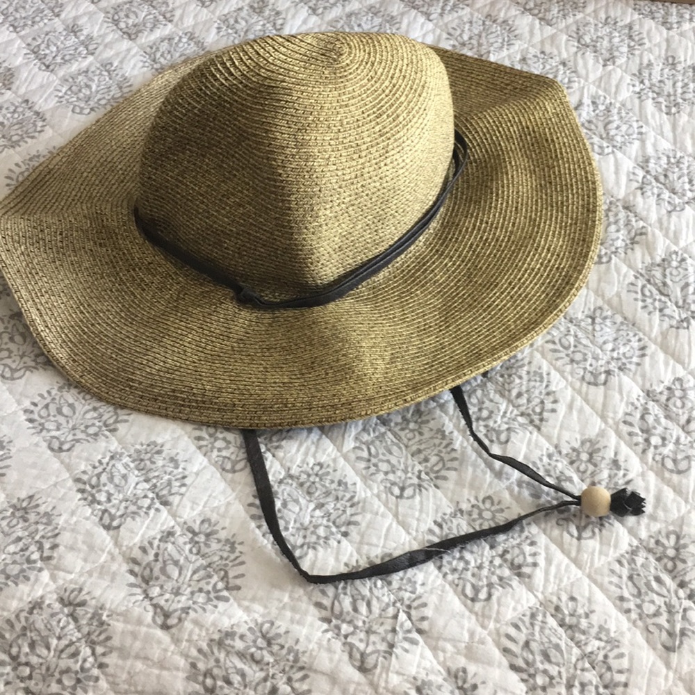 Floppy hat